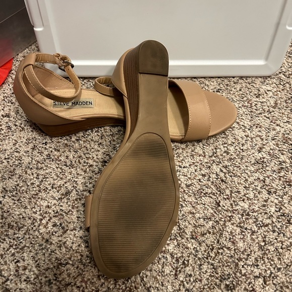 Steve Madden Renee ankle strap sandal, 8.5 M almost new - Picture 3 of 5